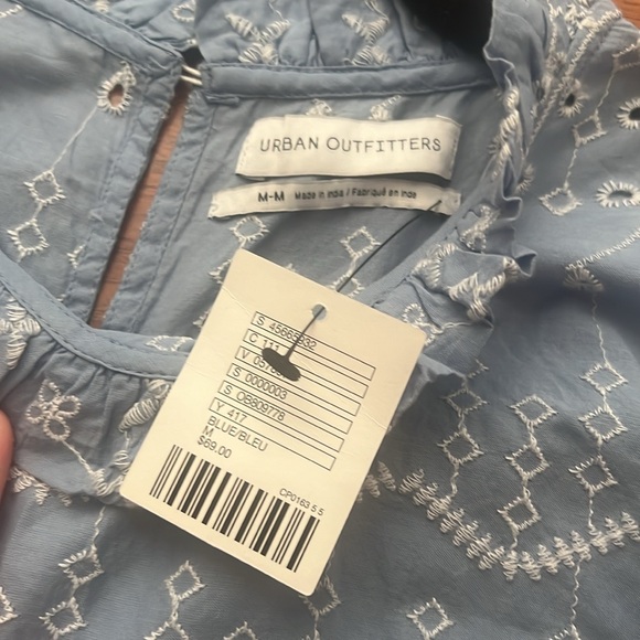 NWT Urban Outfitters Embroidered Eyelet blouse - Picture 11 of 11